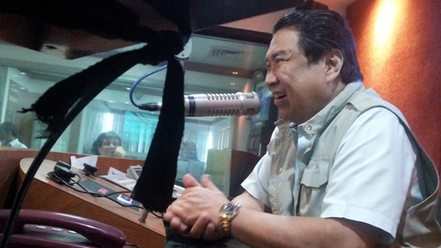 HARD-HITTING. Ramon Tulfo on air on DWIZ after the NAIA fist fight. Photo by Patricia Evangelista