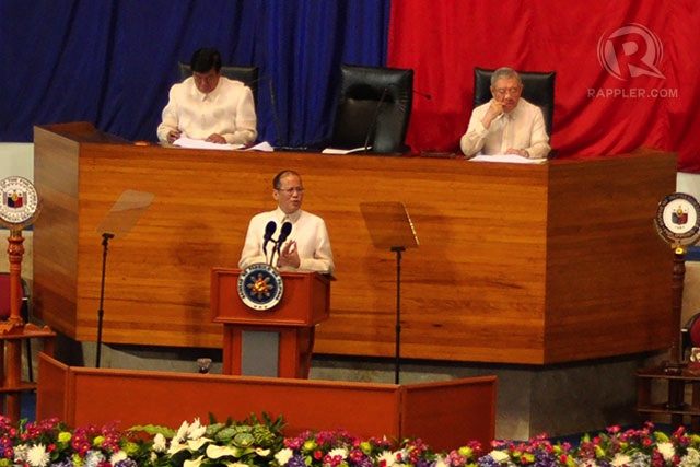 Aquino mempermalukan biro bea cukai