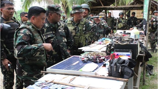 CAPTURED: Brigadier General Edmundo Pangilinan (center) inspects materials they seized at the BIFF camps