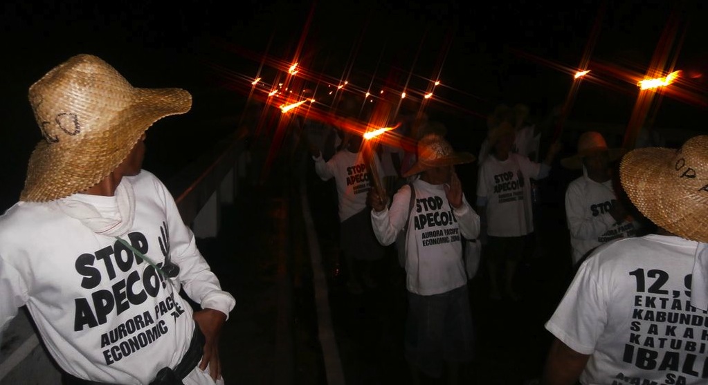 DETERMINED. Locals from Casiguran marched 370 km for 17 days for a dialogue with President Aquino. Photo courtesy of Task Force Anti-APECO