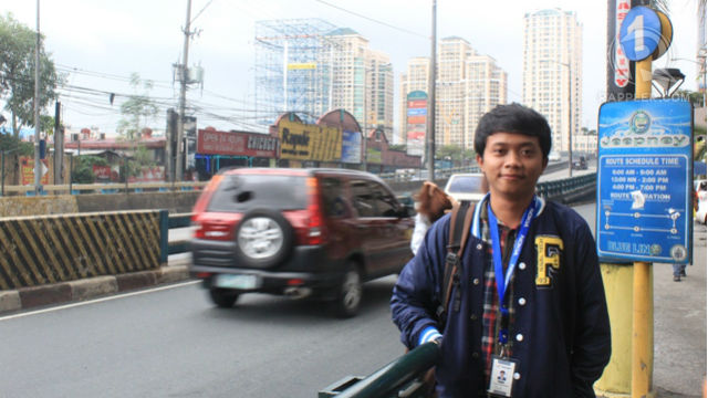 GETTING AROUND. The streets of Metro Manila are a familiar view for Chan Chamrong. He walks everyday from his dorm to his office. Photo by Dareth Rosaline/Rappler