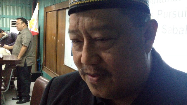 THE OTHER SULTAN. Ibrahim Bahjin-Shakirullah II calls for the unity of the sultans over the Sabah claim. Photo by Carmela Fonbuena