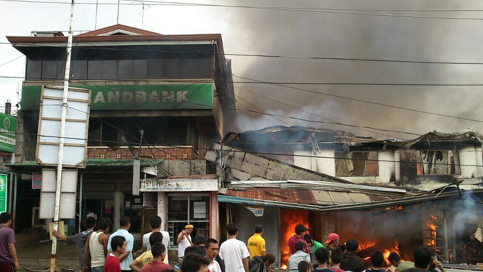 The building housed a bank and an internet cafe.