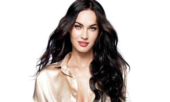 SEXY LADY, SASSY MOM. Contrary to rumors, Megan Fox is excited to become a mom. Photo from usdish.com