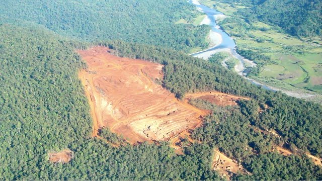 RIVER AT RISK. The mining policy cannot and must not allow operations like this because people suffer (Photo by Gina Lopez) RIVER AT RISK. The mining policy cannot and must not allow operations like this because people suffer (Photo by Gina Lopez)