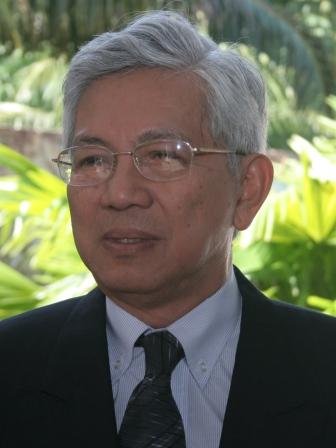 RODOLFO C. SEVERINO. Head of the ASEAN Studies Centre, Institute of Southeast Asian - RodolfoSeverino