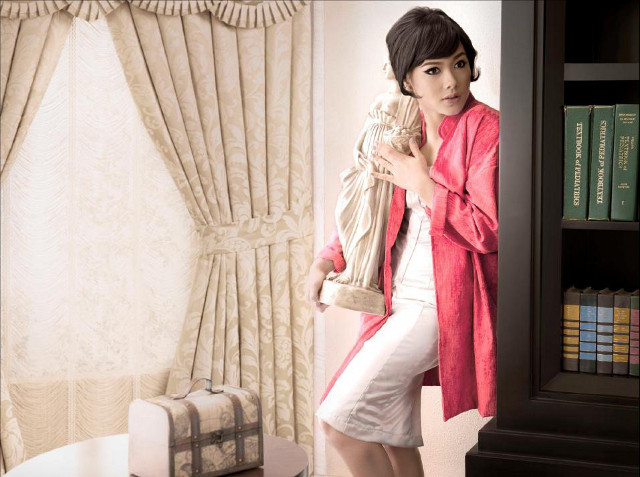 "THE VENUS AFFAIR." Maja Salvador captures Hepburn's quirky femininity. Photograph by Miguel Miranda