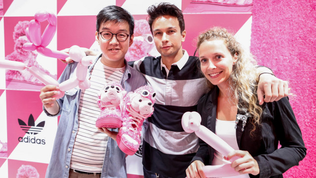 FOR PINOYS TOO. Filipino model and Amazing Race Asia winner Richard Herrera (middle) with friends. Photo courtesy of ICON International