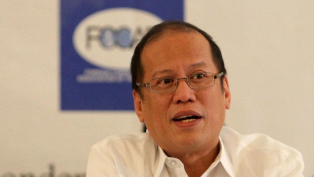 Aquino ingin mendekriminalisasi pencemaran nama baik;  Velasco menghambat di Mahkamah Agung