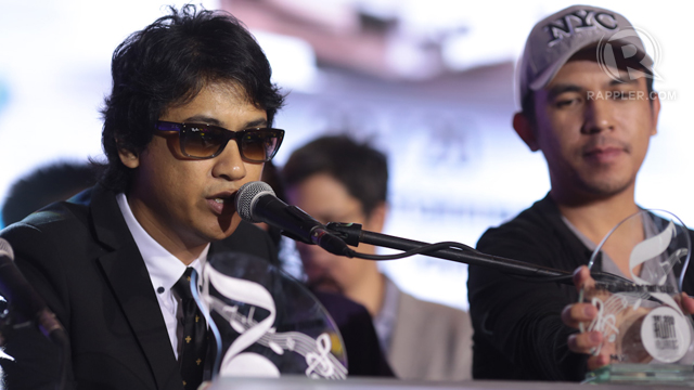 Ely Buendia and band Pupil receive the award