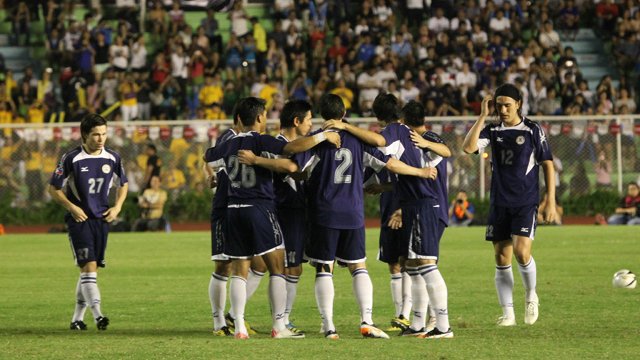 TEAMWORK. The Azkals huddle in their game before the LA Galaxy. December 3, 2011. Beth Frondoso.