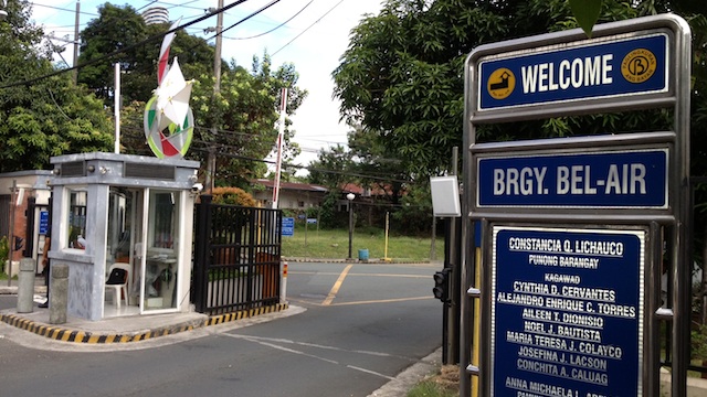 CRIME SCENE. This gate, closed between 2am and 5am, leads into the Rockwell residential and Bel-Air subdivision from Kalayaan Ave in Makati. Photo by Carlos Santamaria