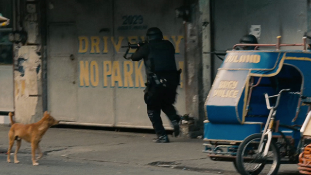 Bourne legacy trailer showcases SWAT team member survey places of squalor in Manila