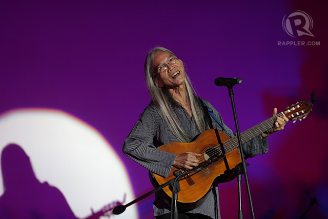 Jess Santiago's opening performance of acoustic folk songs