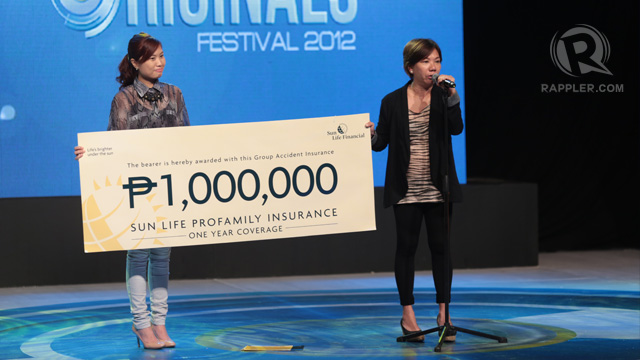 Ma. Isabel Legarda accepting the prize for the Audience Choice award for 'Melodrama Negra'