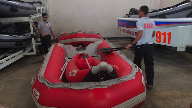 HIGH-RISK AREAS LOCATED. Rubber boats will be in charge of rescuing possible stranded residents. Photo by Karlos Manlupig
