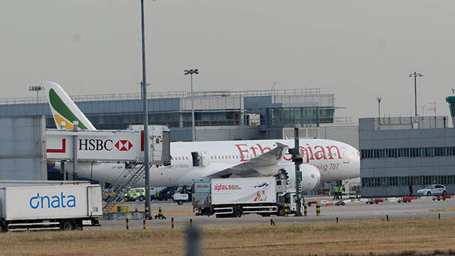 SAFETY ISSUES. Regulators and investigators look into Boeing 787 Dreamliner aircraft. Photo by Anthony Devlin/EPA