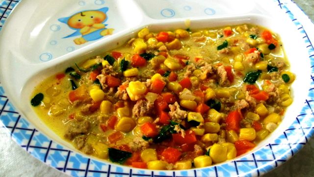 FEAST FOR ALL SENSES. The Corn and Carrot Picadillo (ground pork for non-Halal, ground chicken for Halal/Muslim students) is not only high in nutrition; its colors and sweet aroma appeal to the other senses as well.
