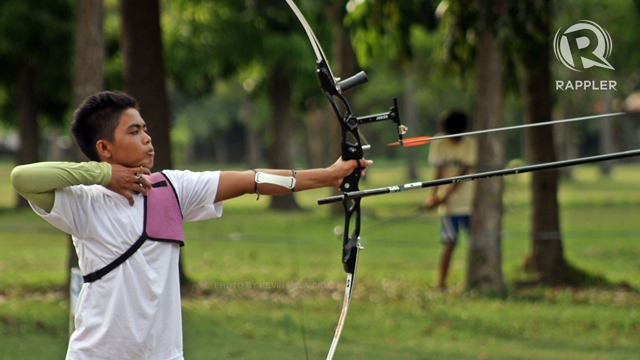 ARCHERY. Photo by Rappler/Kevin dela Cruz.