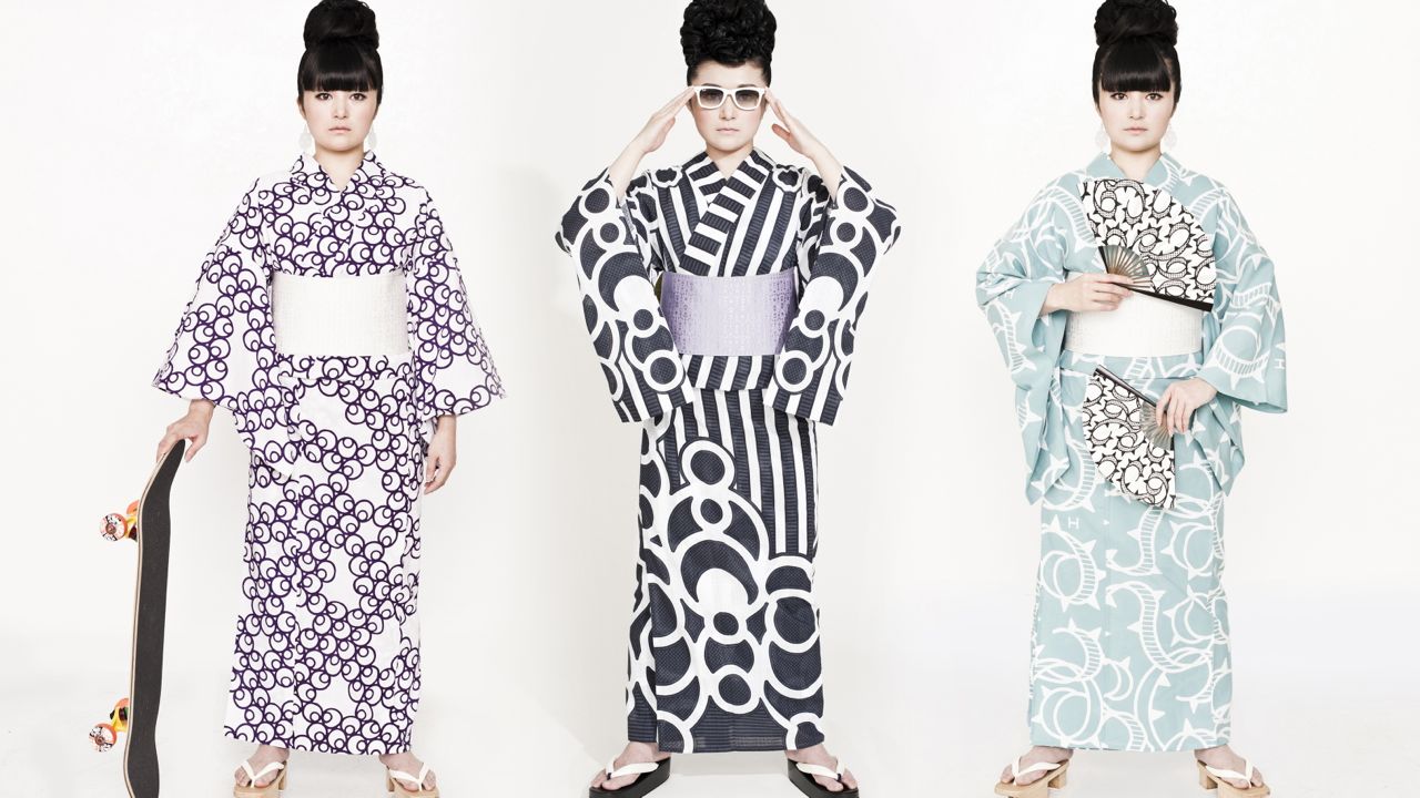 hirokotakahashi_20121129_3yukatas.jpg?width=700