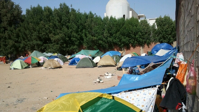 CAMP SITE. Overseas Filipino workers set up camp outside the Philippine consulate in Jeddah, Saudi Arabia. File photo by Migrante-Jeddah