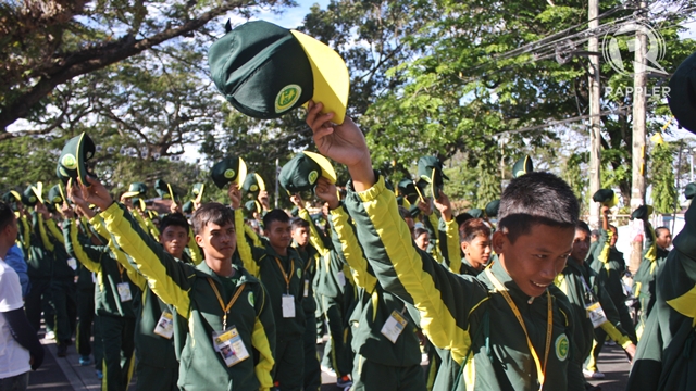 Palaro athletes from the ARMM wave their caps during last year's Palarong Pambansa opening ceremony. Photo by Josh Albelda/Rappler