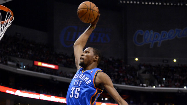 THUNDER ROLLS. Kevin Durant posted his 38th straight 25+ point game, 2 short of Michael Jordan's record. Photo by Larry W. Smith/EPA