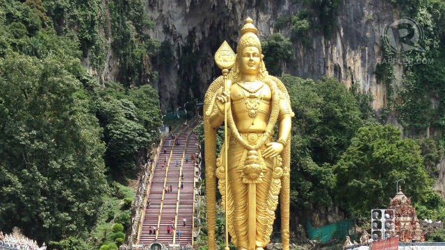 2) Batu Caves