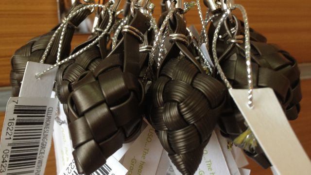 UPCYCLED PUSÔ. IN HONOR of Cebu’s hanging rice, this mobile phone accessory is made from upcycled Dedon scrap material. 