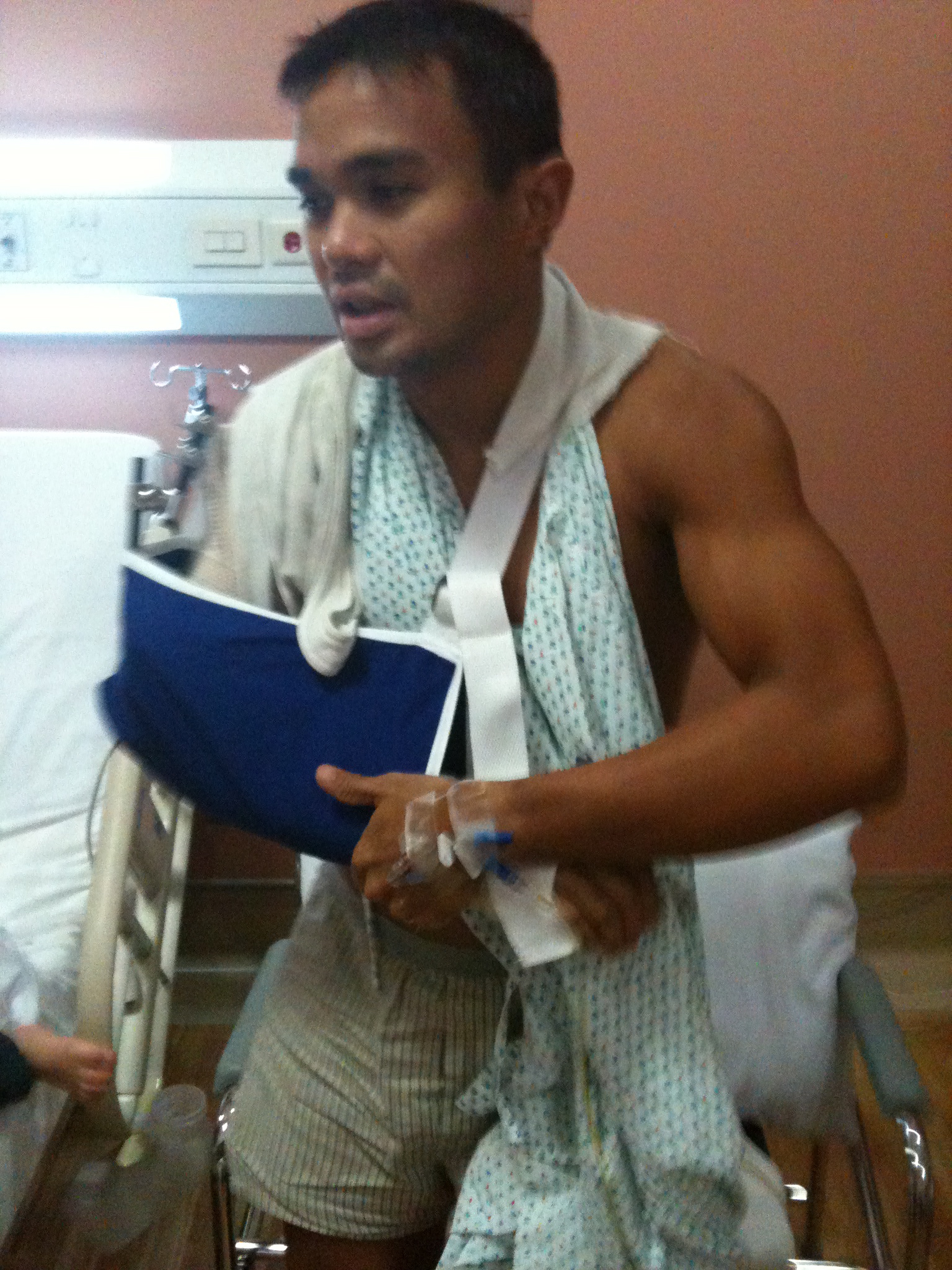 NO EXCUSES. Martin Lorenzo started doing exercises from his hospital bed on the road to recovery. Photo from Martin Lorenzo.