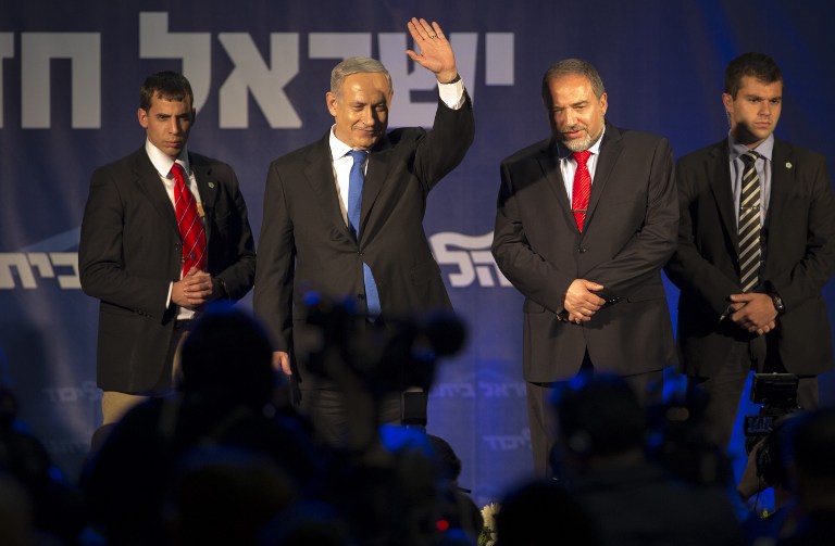 Israeli Prime Minister Benjamin Netanyahu (C-L). AFP PHOTO / JACK GUEZ
