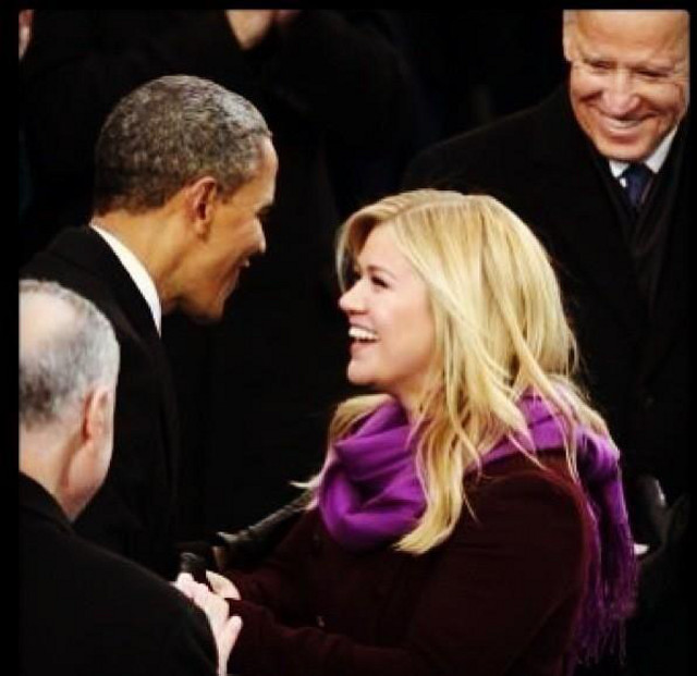 FAVORITE PHOTO. Kelly Clarkson says on her Facebook page that this is one of her favorite photos ever. Photo from the Kelly Clarkson Facebook page