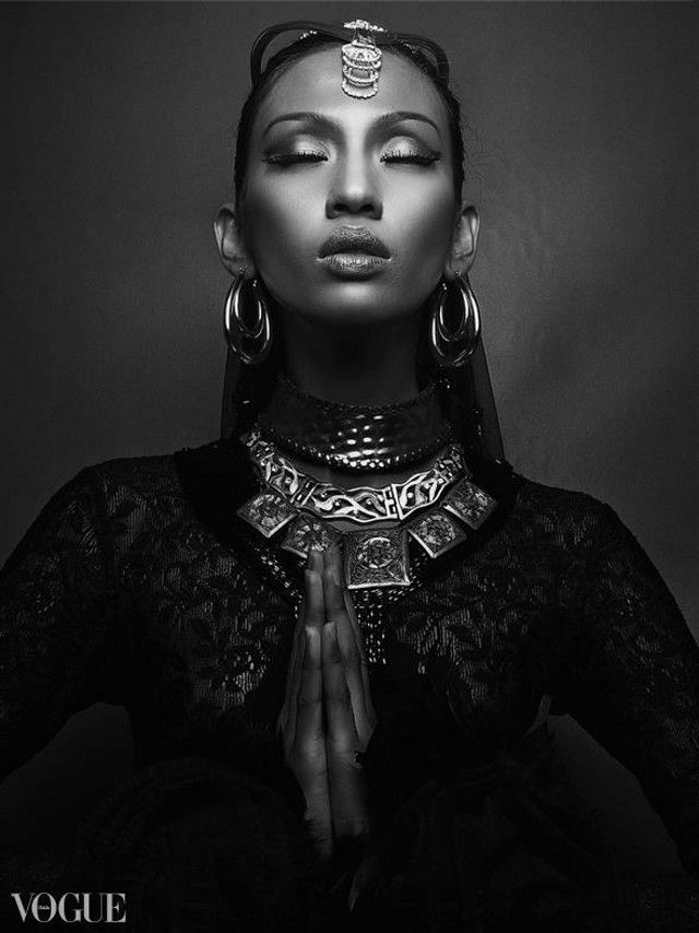 WORLD-CLASS FILIPINO BEAUTY. Manuela’s modeling shot. Photo by MJ Suayan