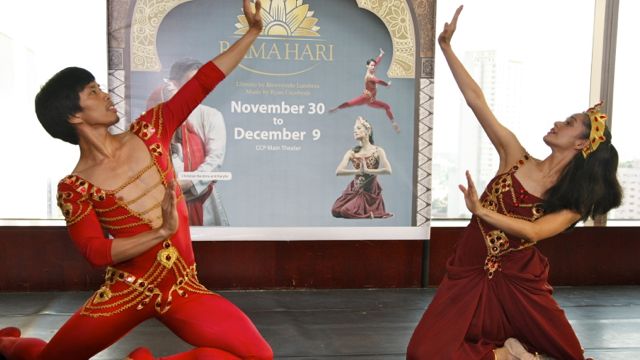 ramahari play on the indian epic, ramayana essay Values of the ramayana by phillip hedayatnia the ramayana has so mingled with the collective conscience of indian society that, to this day, the ideas and values contained within it continue to . ramahari play on the indian epic, ramayana essay Values of the ramayana by phillip hedayatnia the ramayana has so mingled with the collective conscience of indian society that, to this day, the ideas and values contained within it continue to .