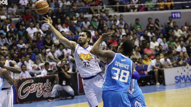 UNLI-TEXT. Talk N Text's Ranidel De Ocampo is leading all locals in scoring, and this writer believes he's also the top player this conference. Photo by Josh Albelda/Rappler