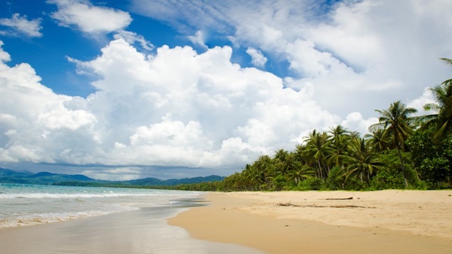 SAN VICENTE. How to preserve the beaches of San Vicente while pushing for tourism is the challenge that Mayor Pie Alvarez faces.