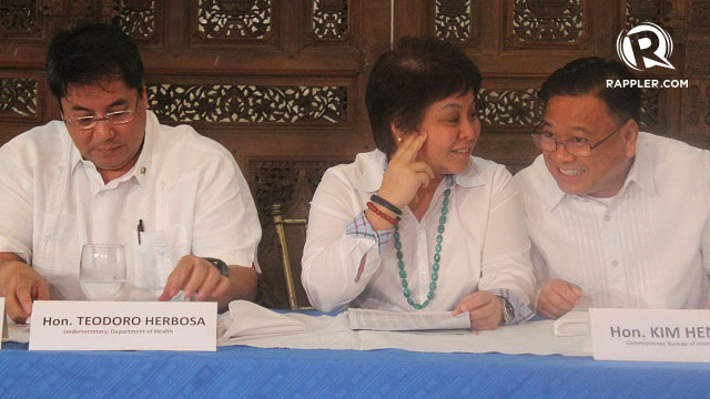 GAMECHANGER. DOH Undersecretary Ted Herbosa (R), BIR Commissioner Kim Henares (C) and Rep Isidro Ungab during a forum on the sin tax law. Photo by Jee Geronimo/Rappler