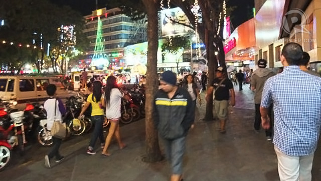 NIGHT LIGHTS. Fuente Circle in Cebu City the night before the parade