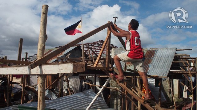 WORKERS' SAFETY: ILO says workers helping rebuild typhoon-hit areas should be provided protective equipment. Photo by Rappler/Jake Verzosa