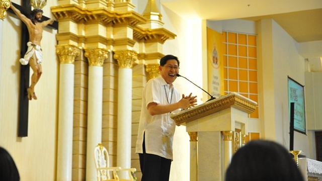 LAUGHING BISHOP. Manila Archbishop Luis Antonio Tagle is known for his sense of humor. File photo from Tagle's Facebook page, courtesy of Jesuit Communications