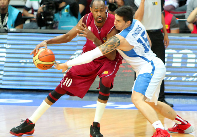 Yaseen Musa and Qatar will seek revenge against Marc Pingris and Gilas Pilipinas. File photo by FIBA Asia/Nuki Sabio.