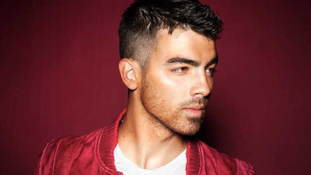 Joe Jonas responds to fan's invitation