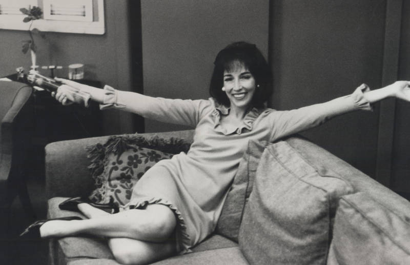 Cosmo Editor Helen Gurley Brown Dies At 90 0074