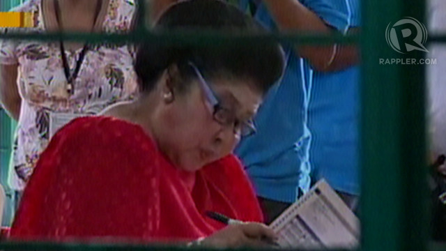 COUNTED. Former First Lady and incumbent congresswoman Imelda Marcos cast her vote in Ilocos. Photo by Rappler/Paul Michael Jaramillo